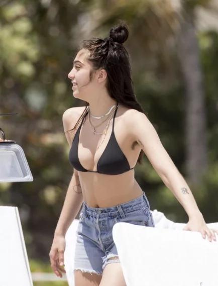 爱丫爱丫高清电视剧